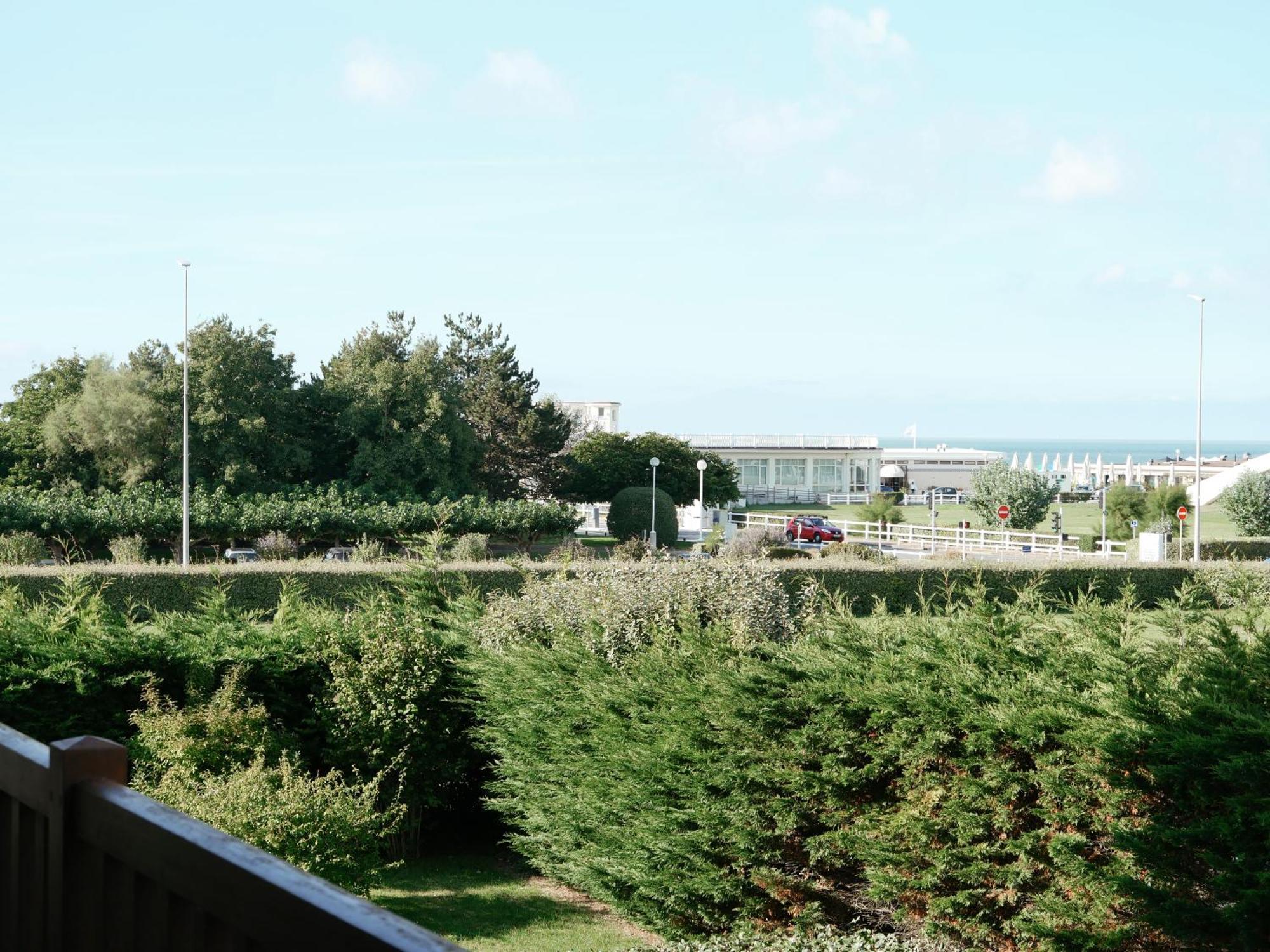 Deauville Plage - Balcon, Vue Mer & Ville A Pied エクステリア 写真